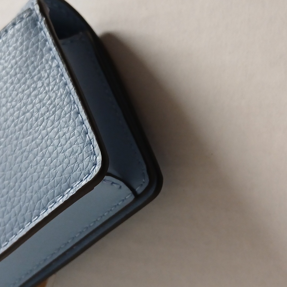 Michael Kors Sky Blue Leather Glap Wallet NWT - Picture 4 of 9